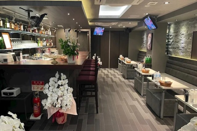 新橋のスナック＆BAR Laboon