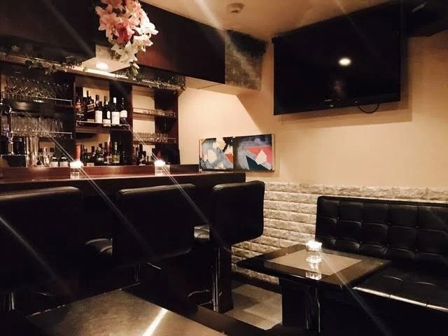 新橋のカラオケスナックBarLily