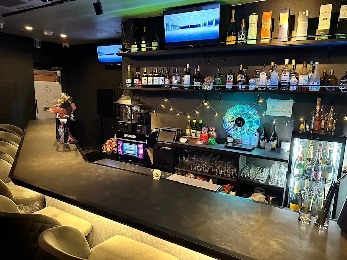 目黒のガールズバーGirlsBar&KaraokeBOX