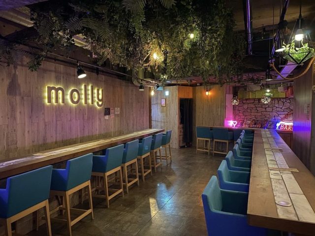 川崎のガールズバーGirlsBarmolly
