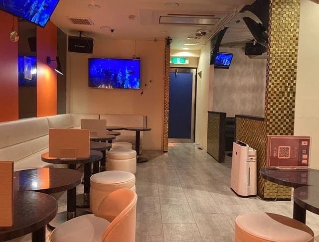 池袋のガールズバーGirlsbarLIPS