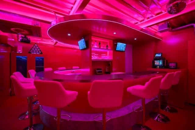 上野のガールズバーBARPINK