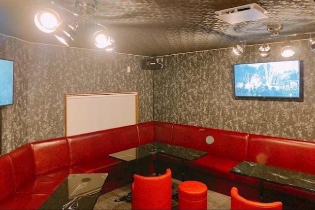 秋葉原のスナックLUNA