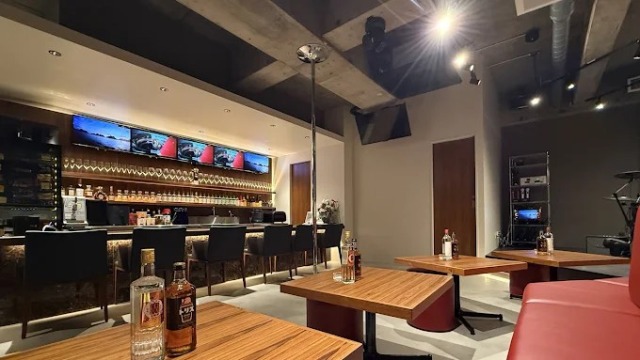 府中市のスナックdiningsnackAxis